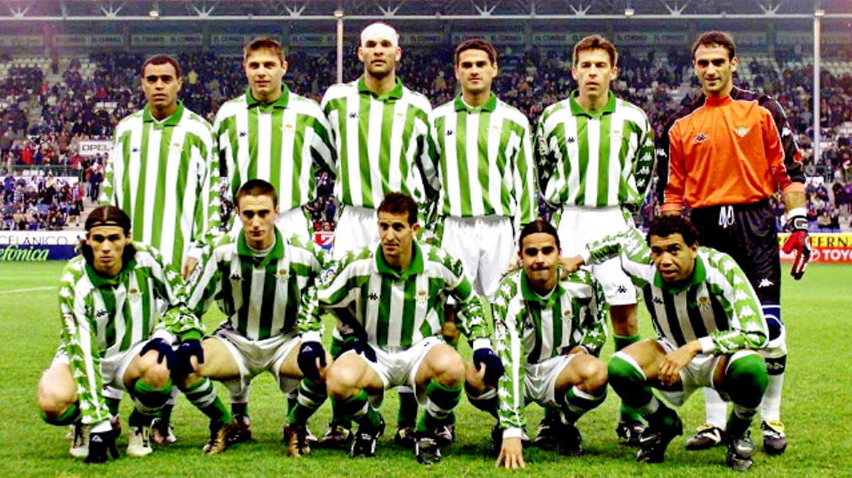 El Betis de la temporada 2001-2002, con Denílson, Joaquín, Capi y Benjamín, entre otros.