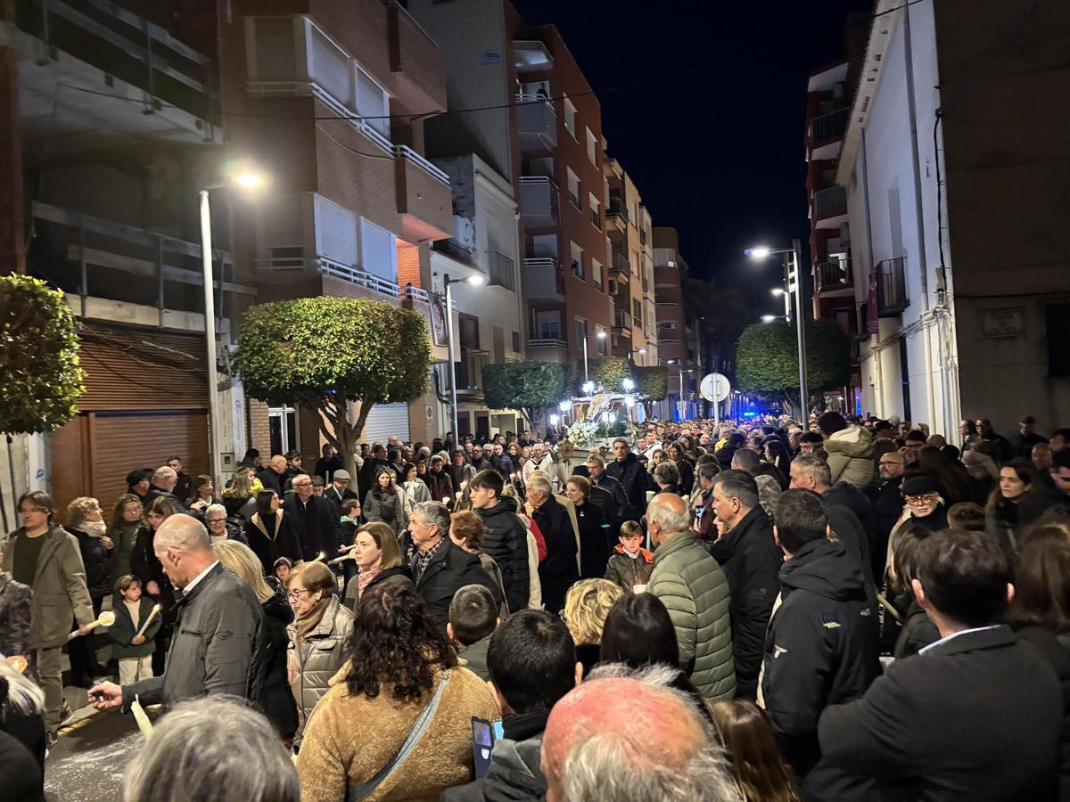 Las imágenes de la multitudinaria procesión de subida de la imagen del Santísimo Cristo del Mar de Benicarló