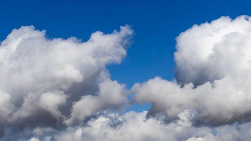 Castellón recibe septiembre con nubes, temperaturas veraniegas y tormentas en el interior