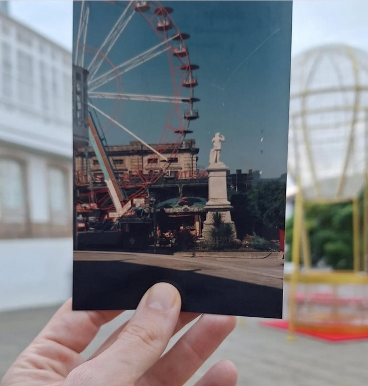 Una noria en las fiestas patronales de los ochenta.