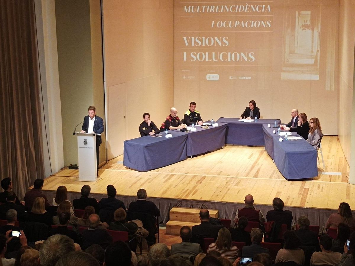 Un moment del discurs d'obertura de l'alcalde Jordi Masquef en els Caputxins.