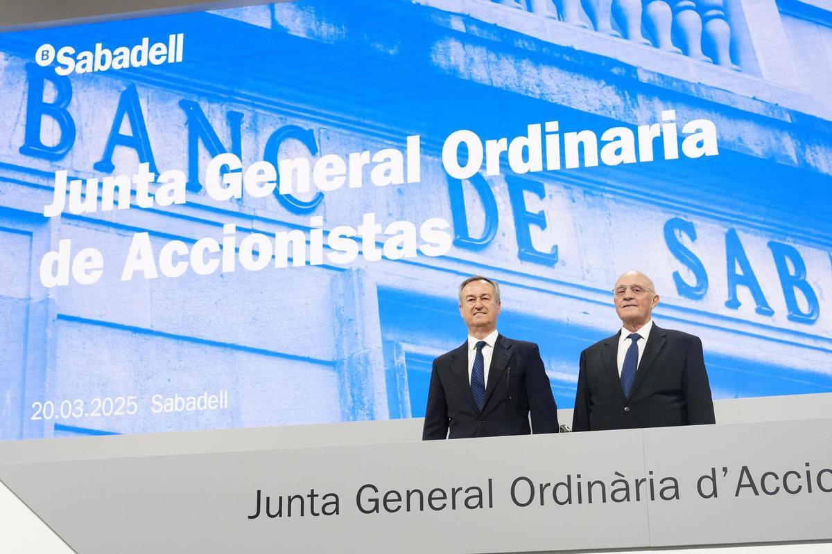 Primera junta de accionistas del Sabadell tras el regreso a Catalunya