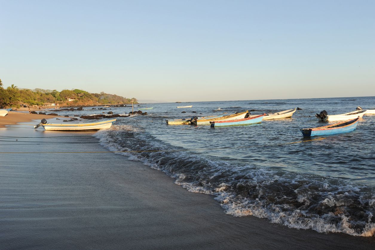 La Pirraya combina su vida tradicional pesquera con el fútbol.