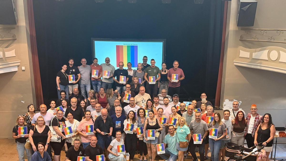 Charla de sensibilización de la campaña 'Paterna es orgullo' dirigida a comparsas, fallas y peñas.