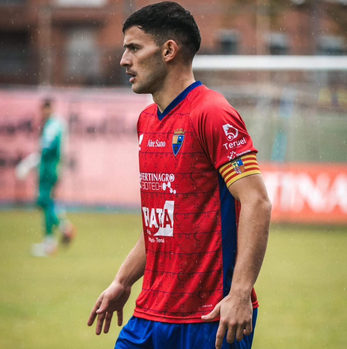 Abraham del Moral, con el brazalete de capitán del Teruel.