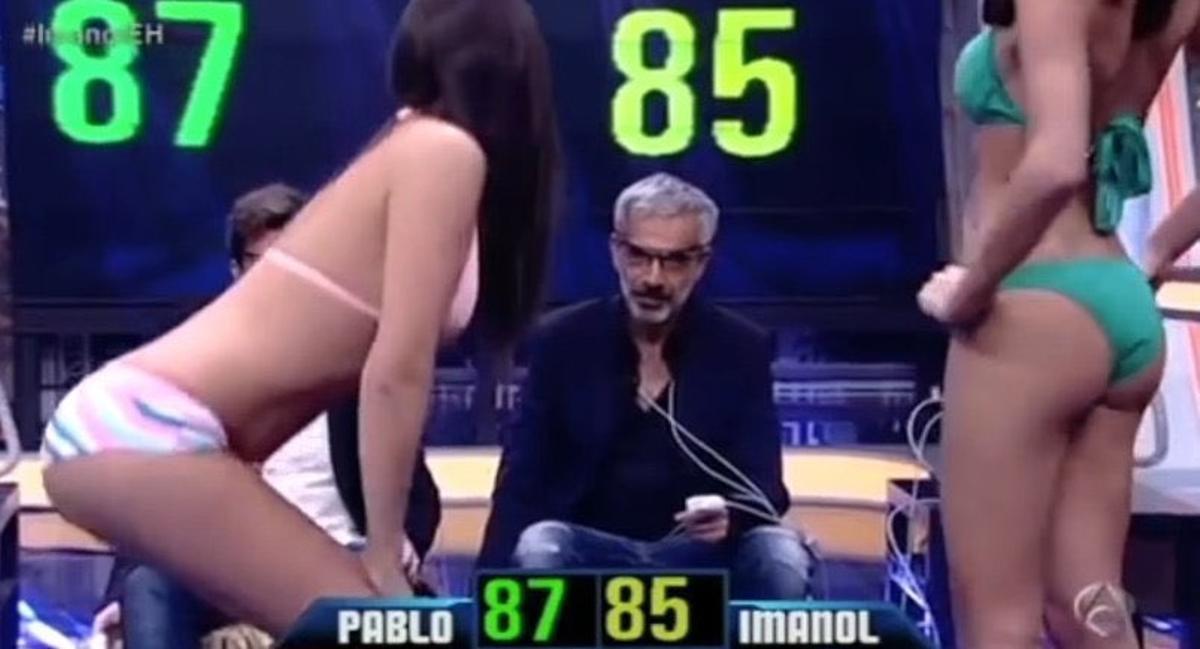 Pablo Motos e Imanol Arias compiten para ver quién controla mejor sus pulsaciones ante modelos en bikini