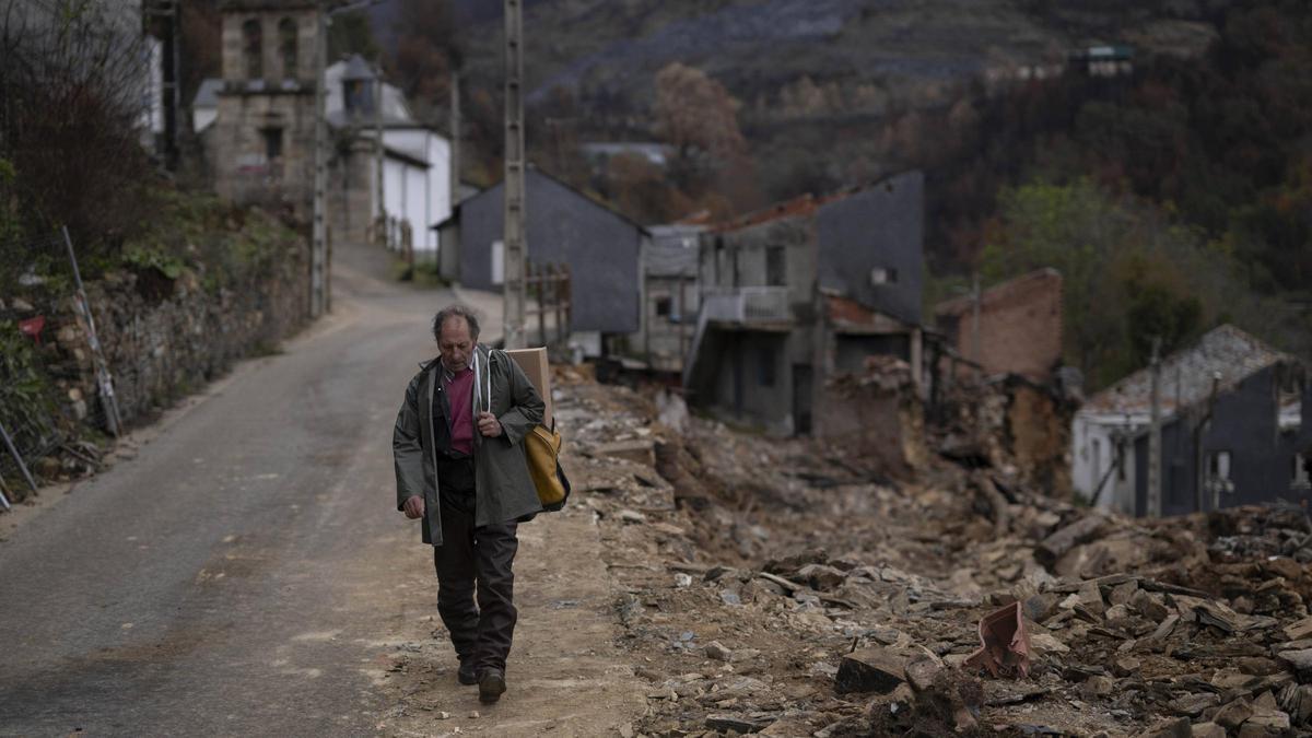 La difícil reconstrucción de San Vicente, una aldea entre ruinas