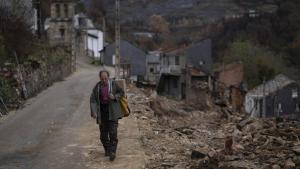 La difícil reconstrucción de San Vicente, una aldea entre ruinas