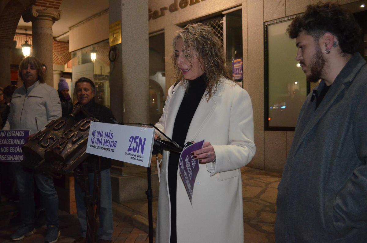 Concentración contra la violencia machista en Benavente.