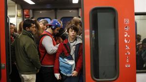 Retrasos en la S1 dirección Terrassa, en los FGC de la estación de Gràcia.