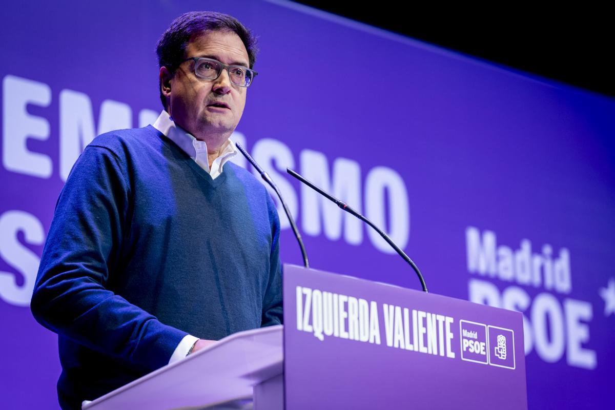 El secretario general del PSOE de Madrid, Óscar López, este sábado en un acto del partido en Alcorcón.