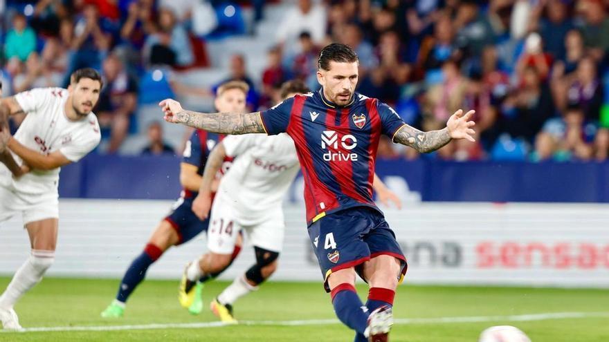 FINAL | Bouldini rescata un empate para el Levante en el descuento (2-2)