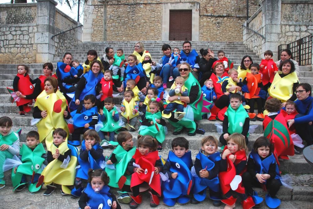 Carnaval de Lloseta con Escola de Música los Sandungueros Junior y el grupo infantil Mel i Sucre