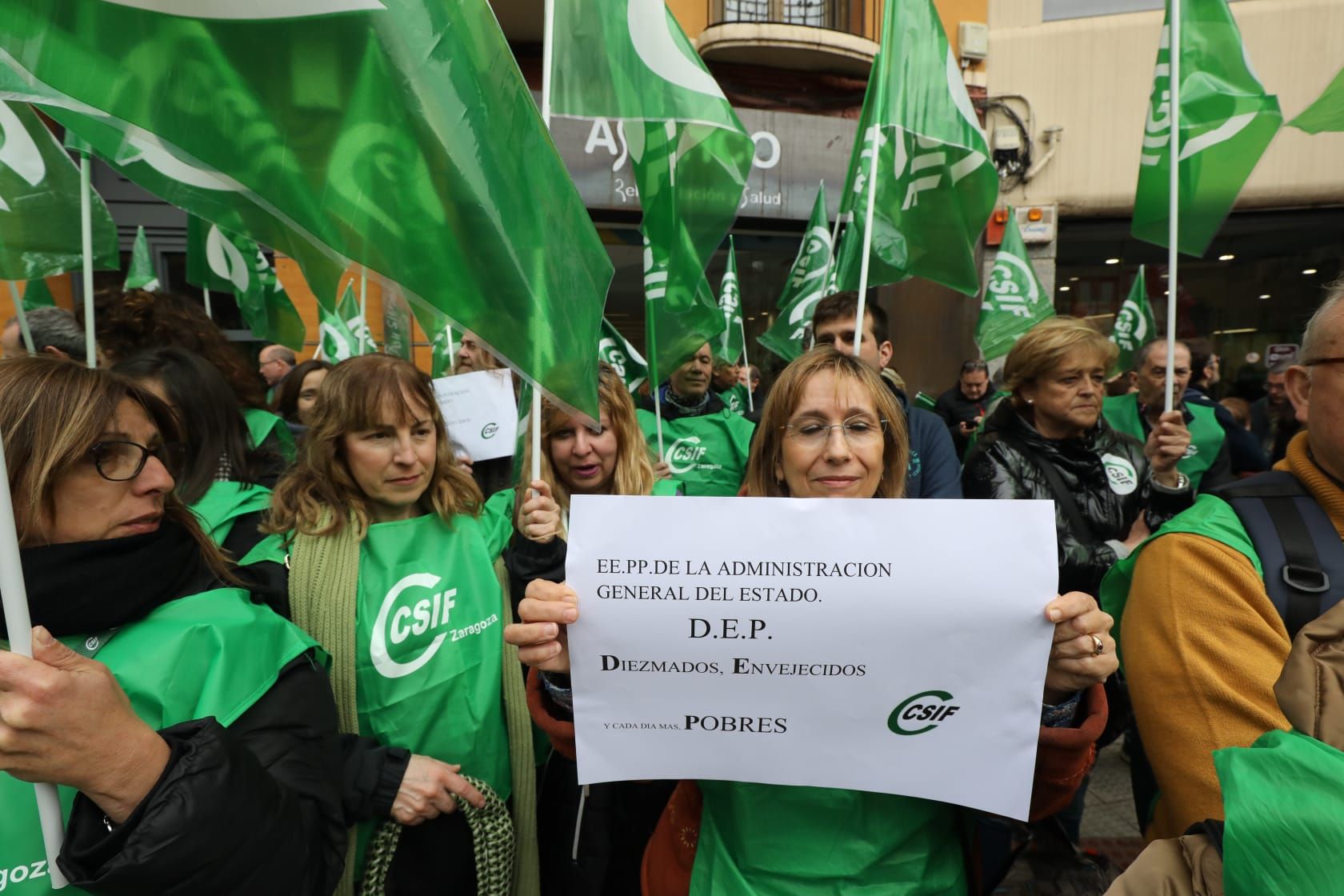 Protesta de los trabajadores de la Seguridad Social en Zaragoza
