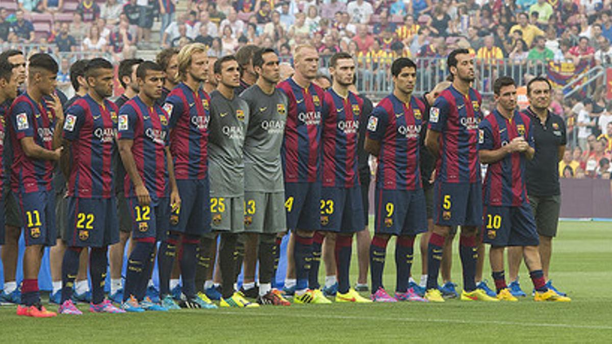 Xavi, en su intervención como capitán antes del partido en la que prometió a la afición que el equipo se dejará la piel