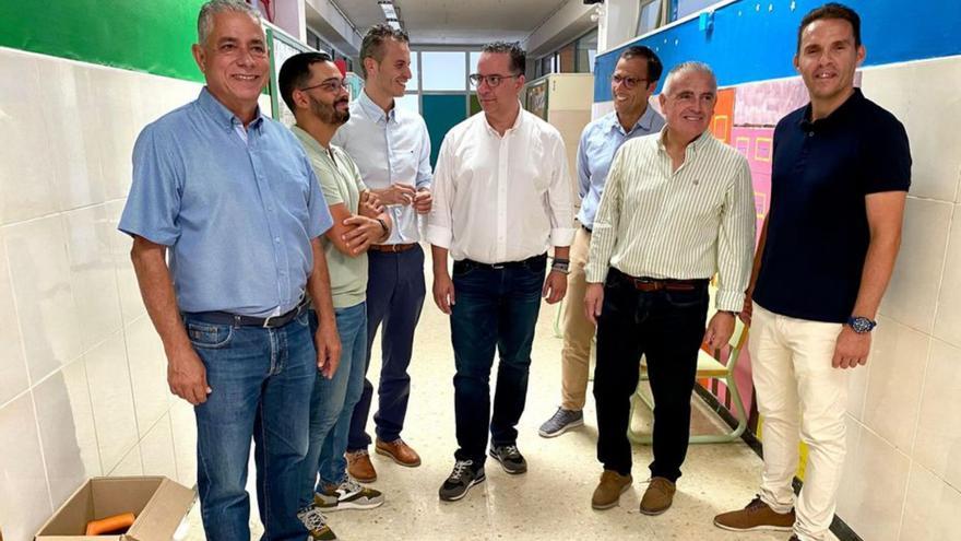 Suárez visita las obras de La Aldea este verano junto a miembros de su equipo. | | LP/DLP