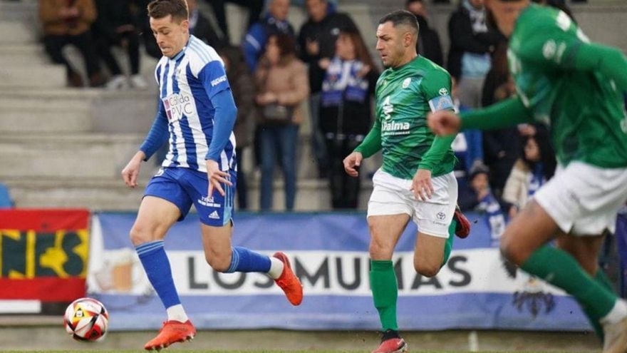 Menudo persigue a un futbolista local.  | | E.D.