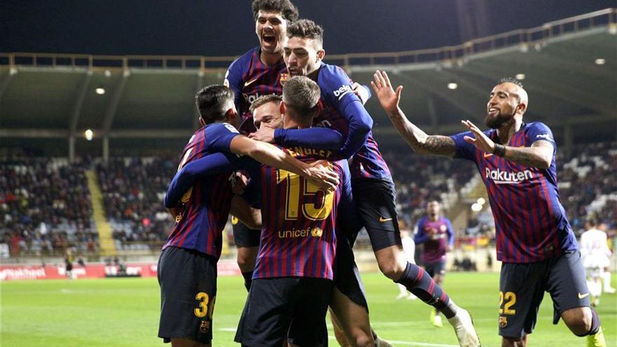 Lenglet salva el honor de un Barcelona mediocre