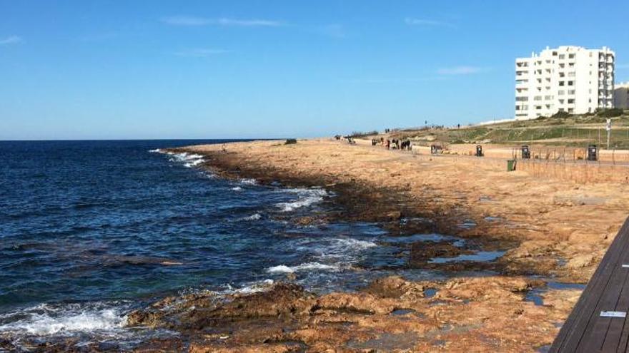 Fallece arrastrado por las olas mientras pescaba en Sant Antoni