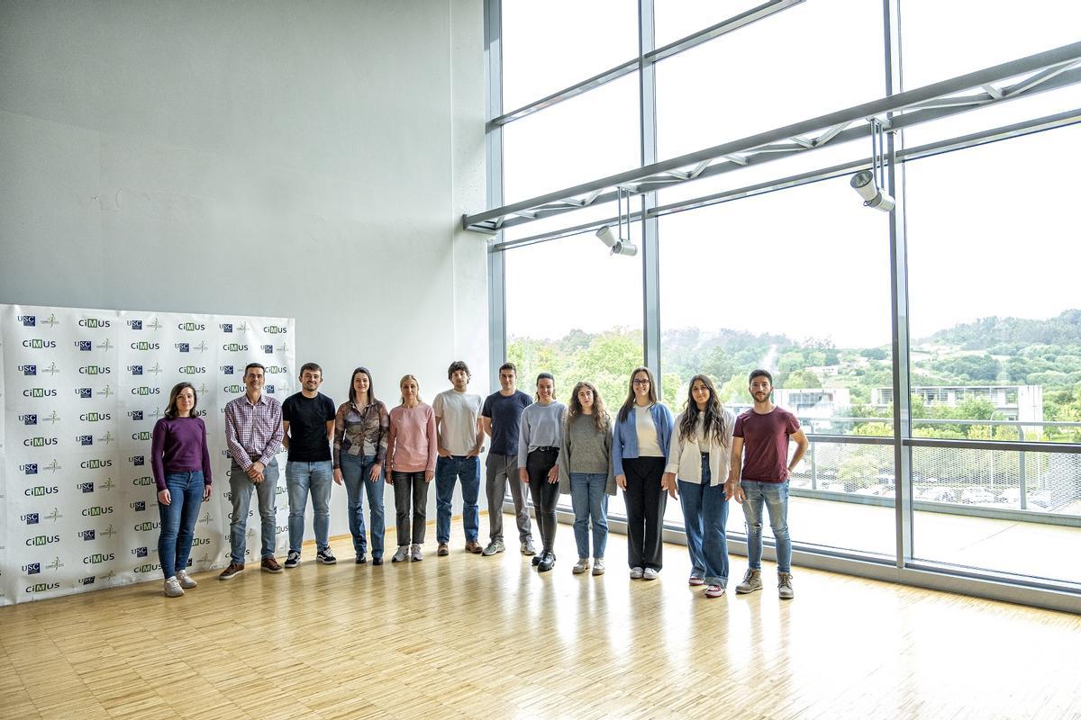 Sara Martínez, Rubén Nogueiras, Borja López, Eva Nóvoa, Cristina Iglesias, Jacobo López, Pablo Díaz, Tamara Parracho, Alba Dieste, Alba López, Valentina Dorta y José Iglesias., en el Cimus de la Universidade de Santiago.