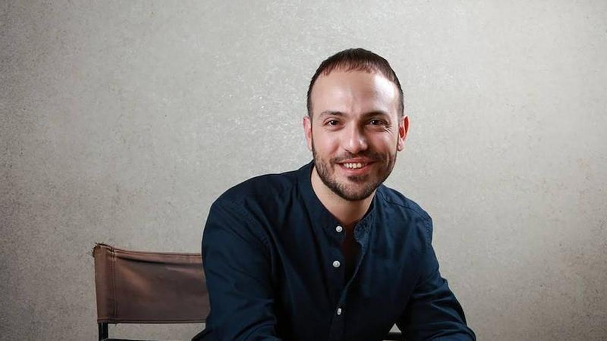 El divulgador literario Álex Herrera expone en Teror los pasos para publicar un libro