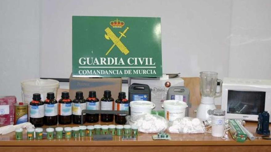 Parte del material incautado en Murcia por la Guardia Civil dentro de la &#039;operación Luzio&#039;. / efe