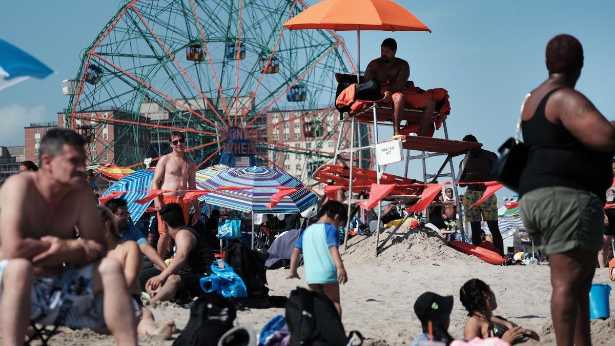 New York City Under Heat Advisory As Humidity And Temperatures In The Upper 90's Descend On City