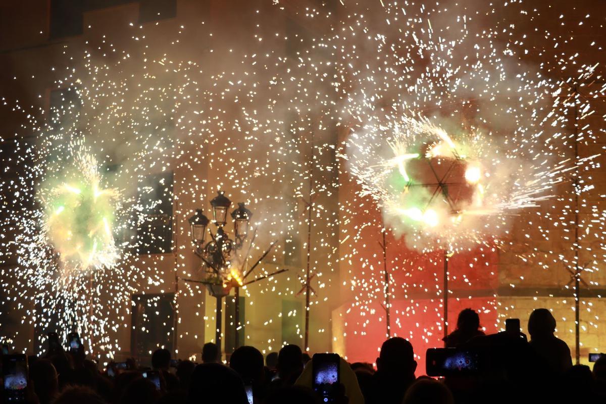 La espectacularidad de la Enfarolà en la Magdalena La espectacularidad de la Enfarolà en la Magdalena