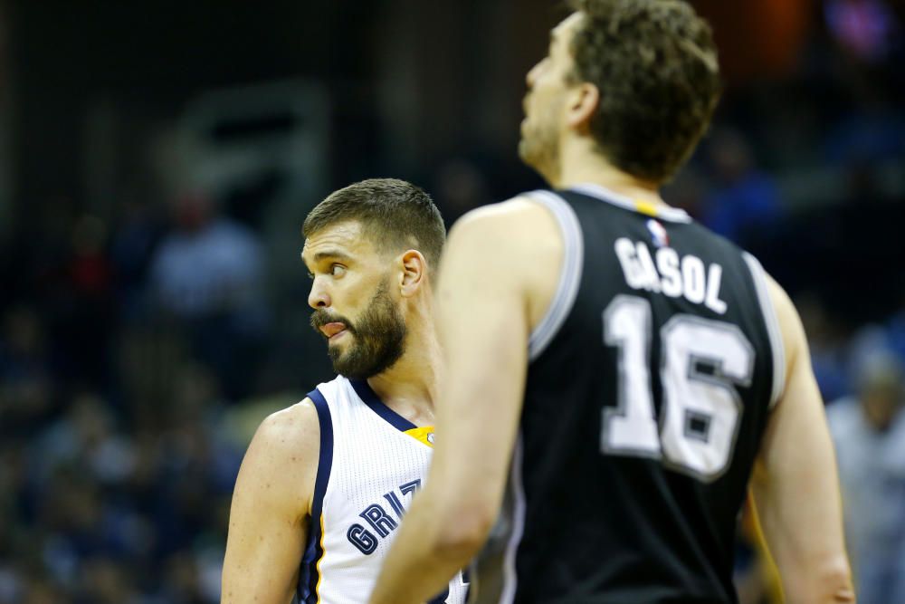 San Antonio Spurs - Memphis Grizzlies Basketball