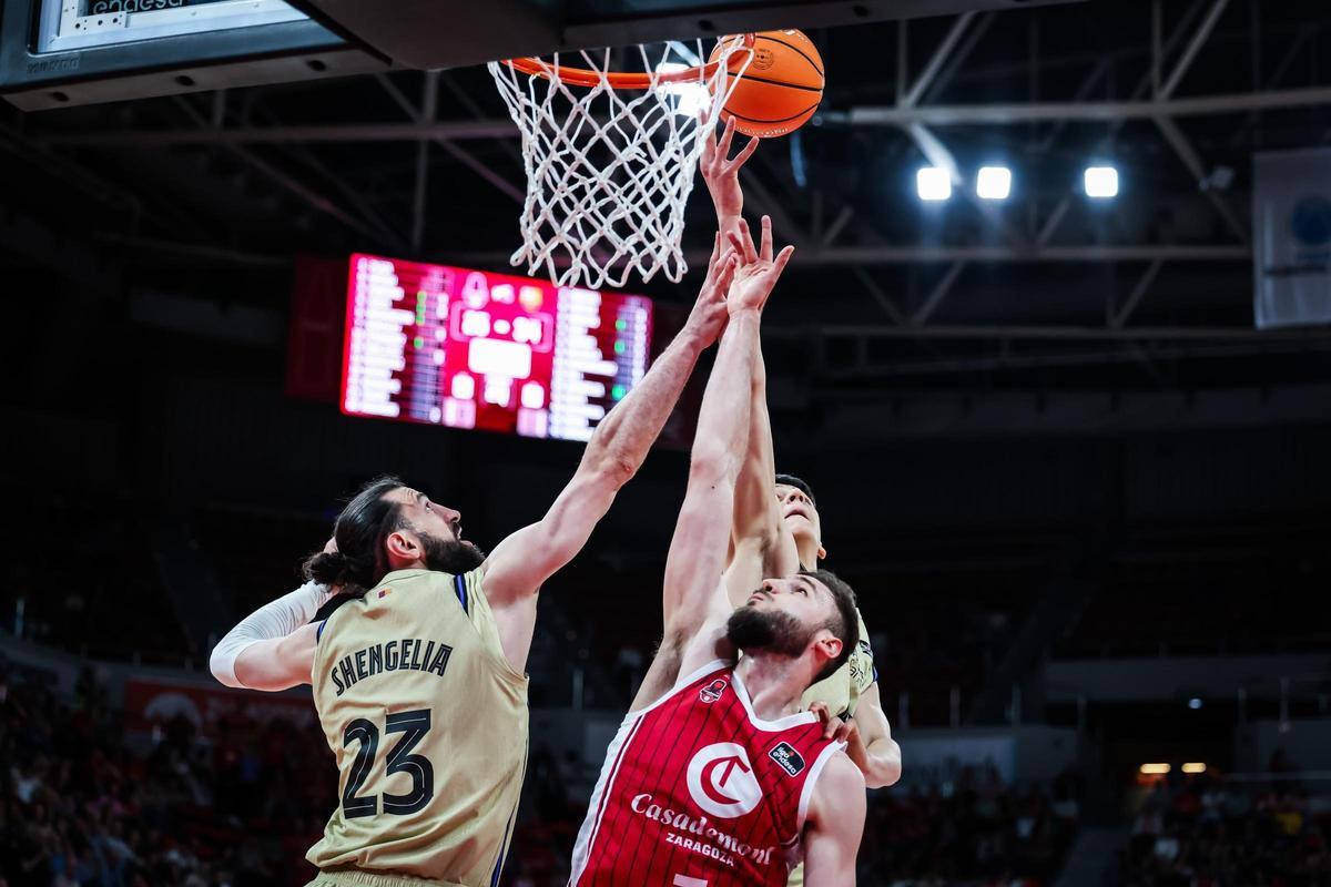 Shengelia mantuvo la intensidad del Barça y jugando a ratos de 'cinco'