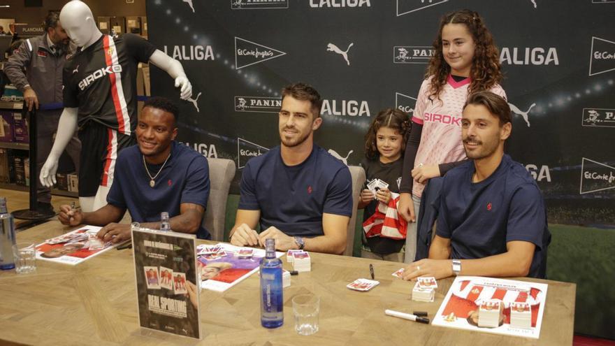 La afición, con Yáñez, Otero y Kevin  | LUCAS CID