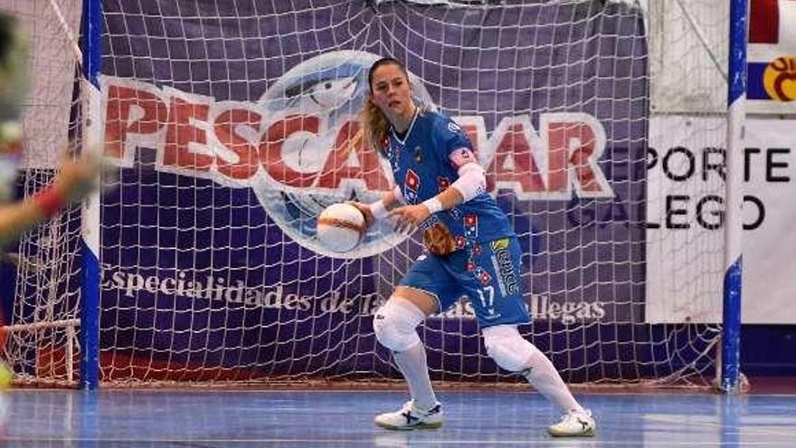 Silvia Aguete durante un partido de esta temporada. // Gustavo Santos