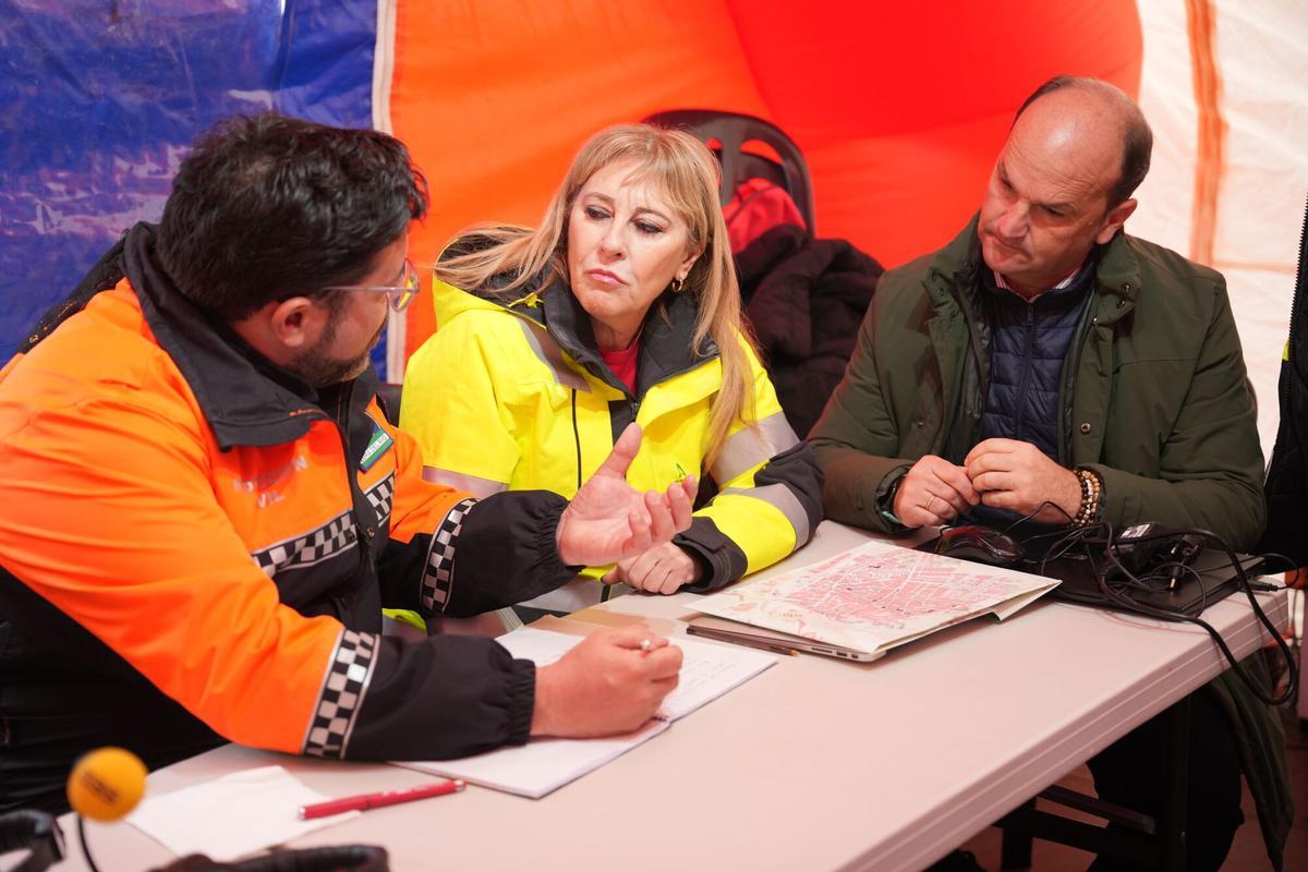 La consejera de Economía, Hacienda, Fondos Europeos y Diálogo Social, Carolina España, visita Lora del Río.