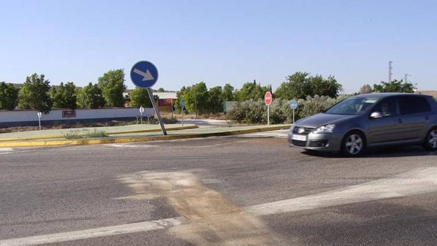 Cuatro heridos al chocar una furgoneta y un tractor