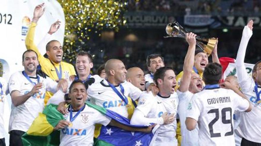 Los jugadores del Corinthians celebran la consecución del Mundial de Clubes tras superar 1-0 al Chelsea. | epa photo