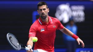 Djokovic cau derrotat i torna  a tenir molèsties al canell