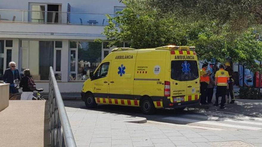 L&#039;ambulància que s&#039;ha traslladat al lloc de l&#039;accident.