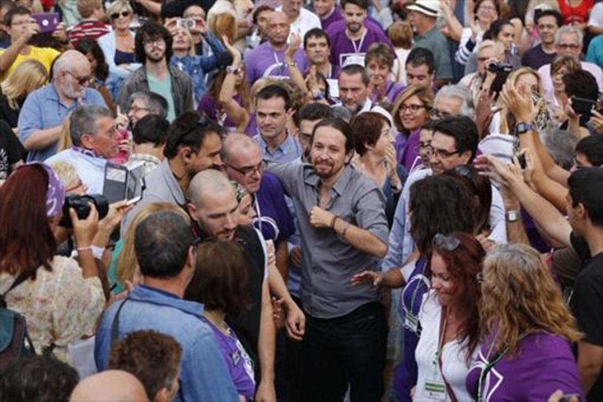 Pablo Iglesias arriba al míting de Sí que es Pot a Mataró, ahir.