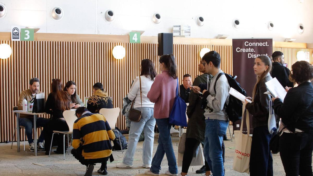 Imagen de la última feria de empleo celebrada en el Palacio de Congresos de Santa Eulària, el pasado mes de marzo.