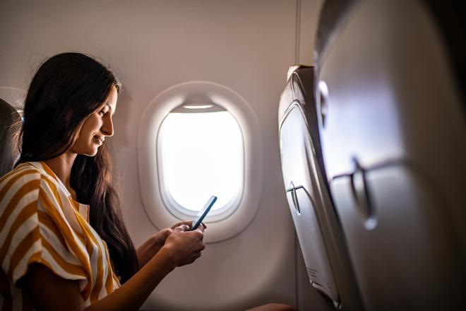 Las azafatas sugieren terminar las conversaciones por FaceTime una vez que entras del avión