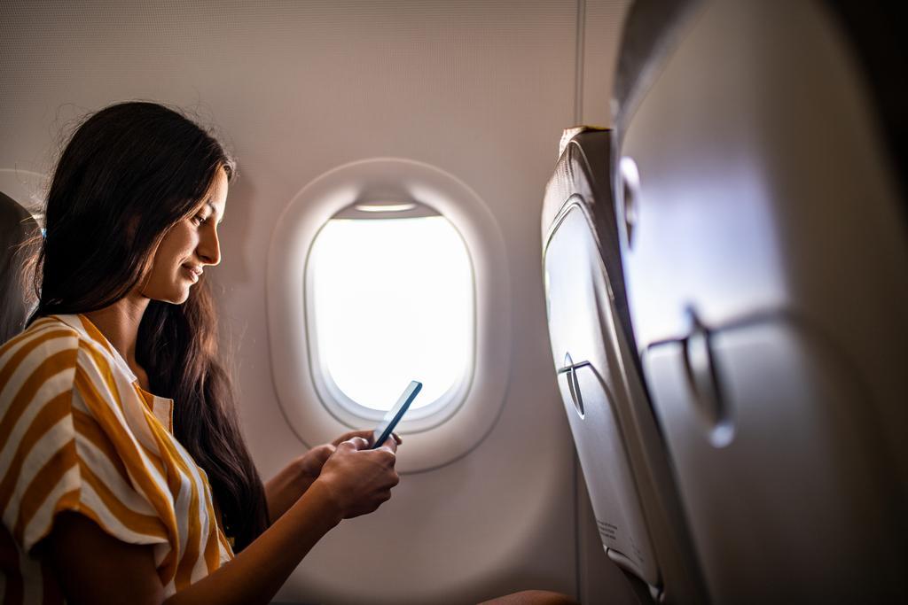 Las azafatas sugieren terminar las conversaciones por FaceTime una vez que entras del avión