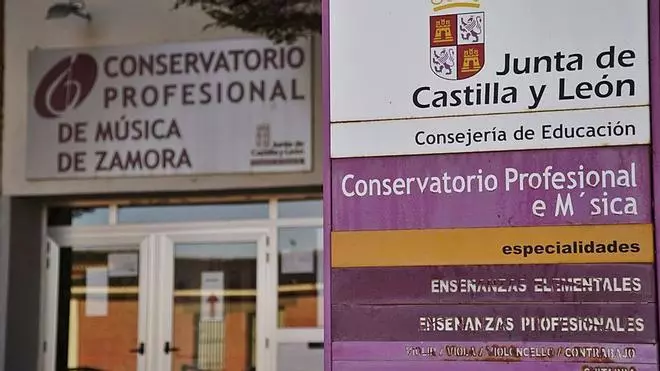La suspensión de empleo y sueldo de la exdirectora del Conservatorio de Zamora es legal