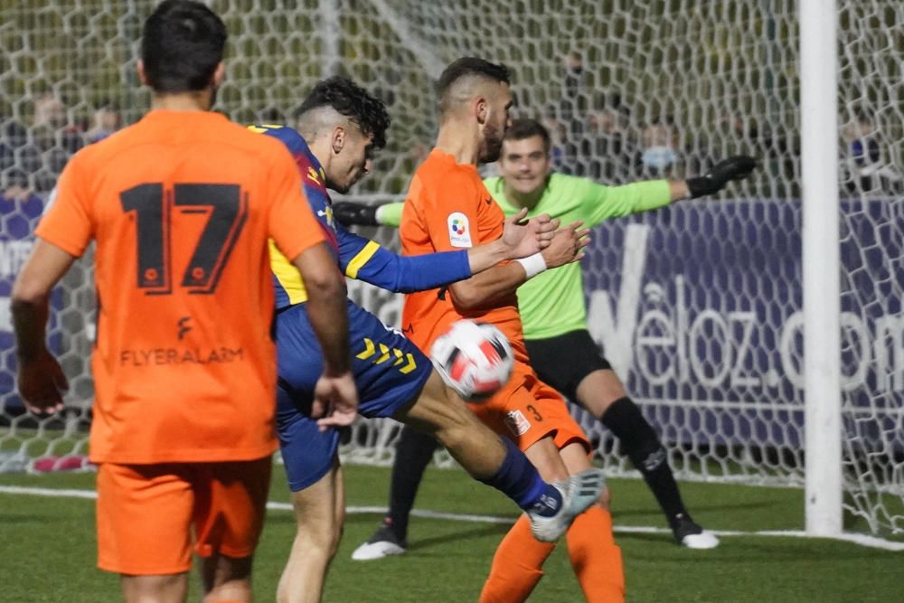 El Llagostera goleja el Platges Calvià.