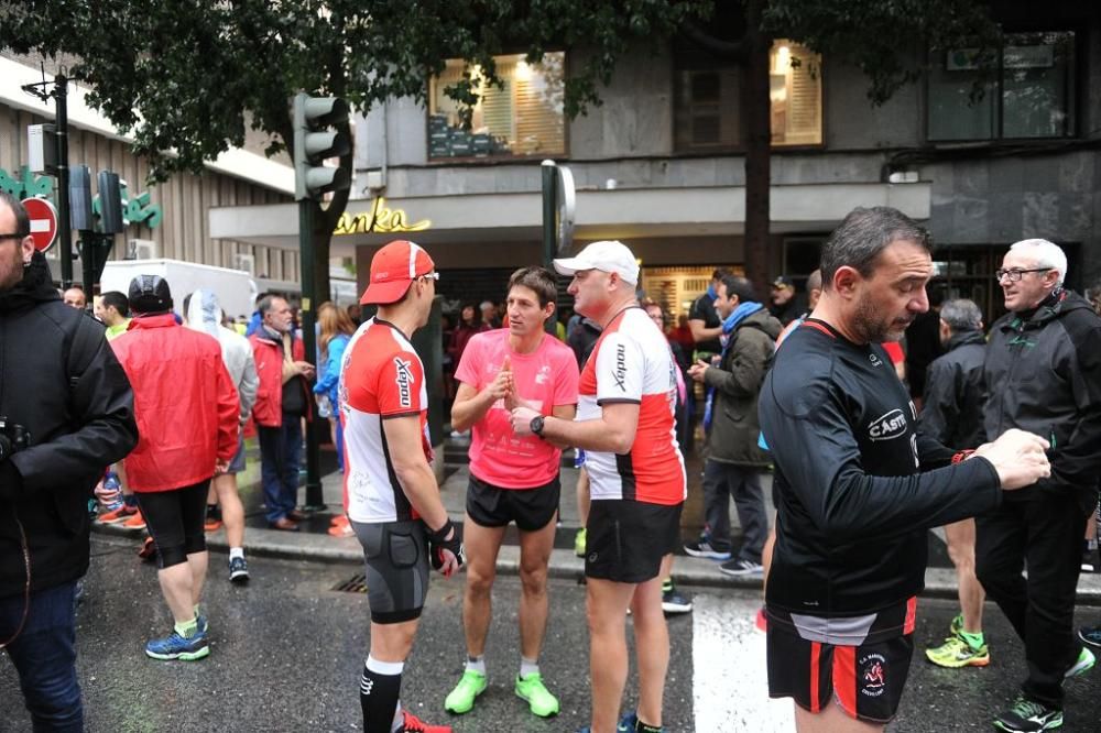 Ambiente y salida de la Maratón y Media Maratón de Murcia