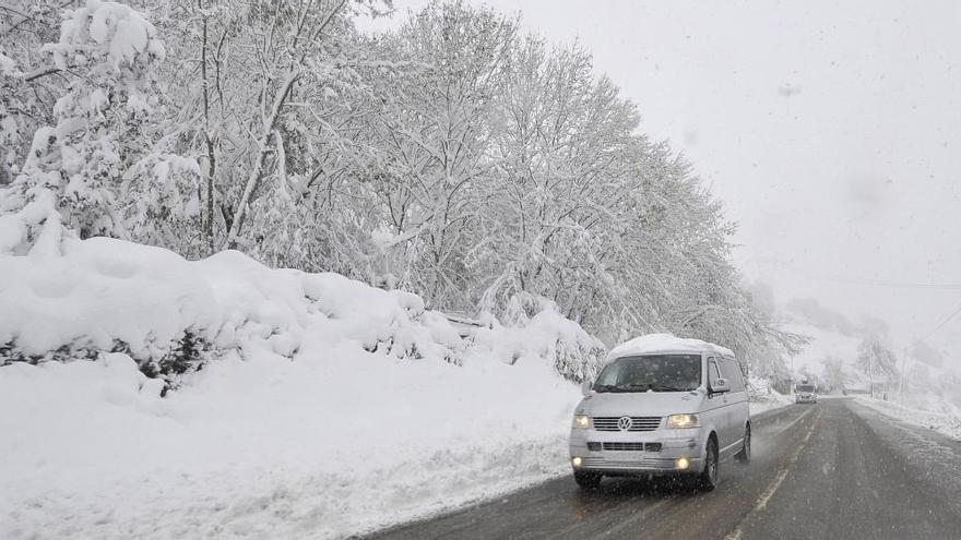 Tiempo en Asturias: Vuelve la nieve a la región