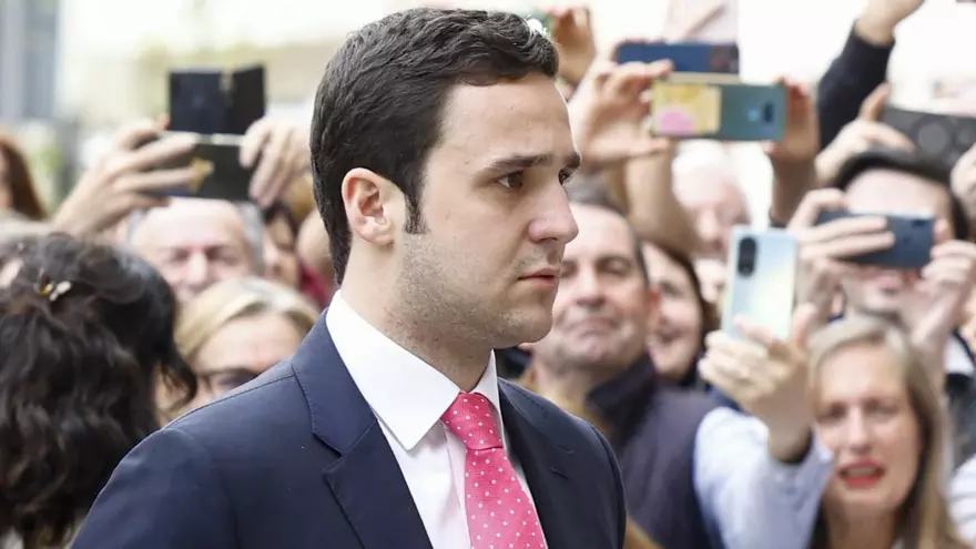 Froilán regresa a Abu Dabi tras asistir a la boda de Teresa Urquijo y José Luis Martínez-Almeida