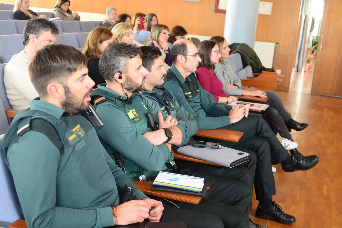 Efectivos de la Benemérita adscritos al programa VioGen, en el acto de ayer.