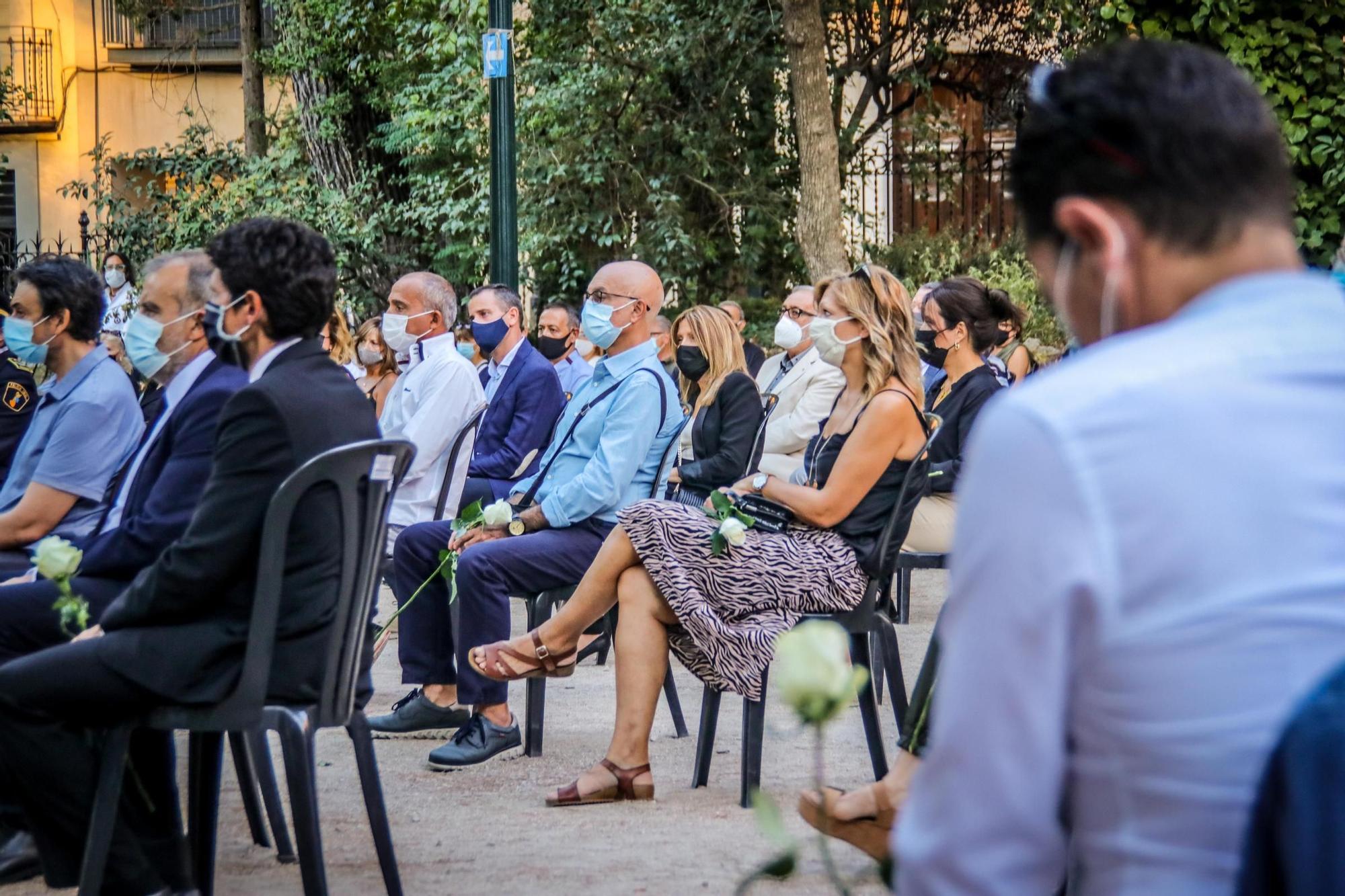 Alcoy homenajea a los 81 fallecidos a causa de la Covid 19