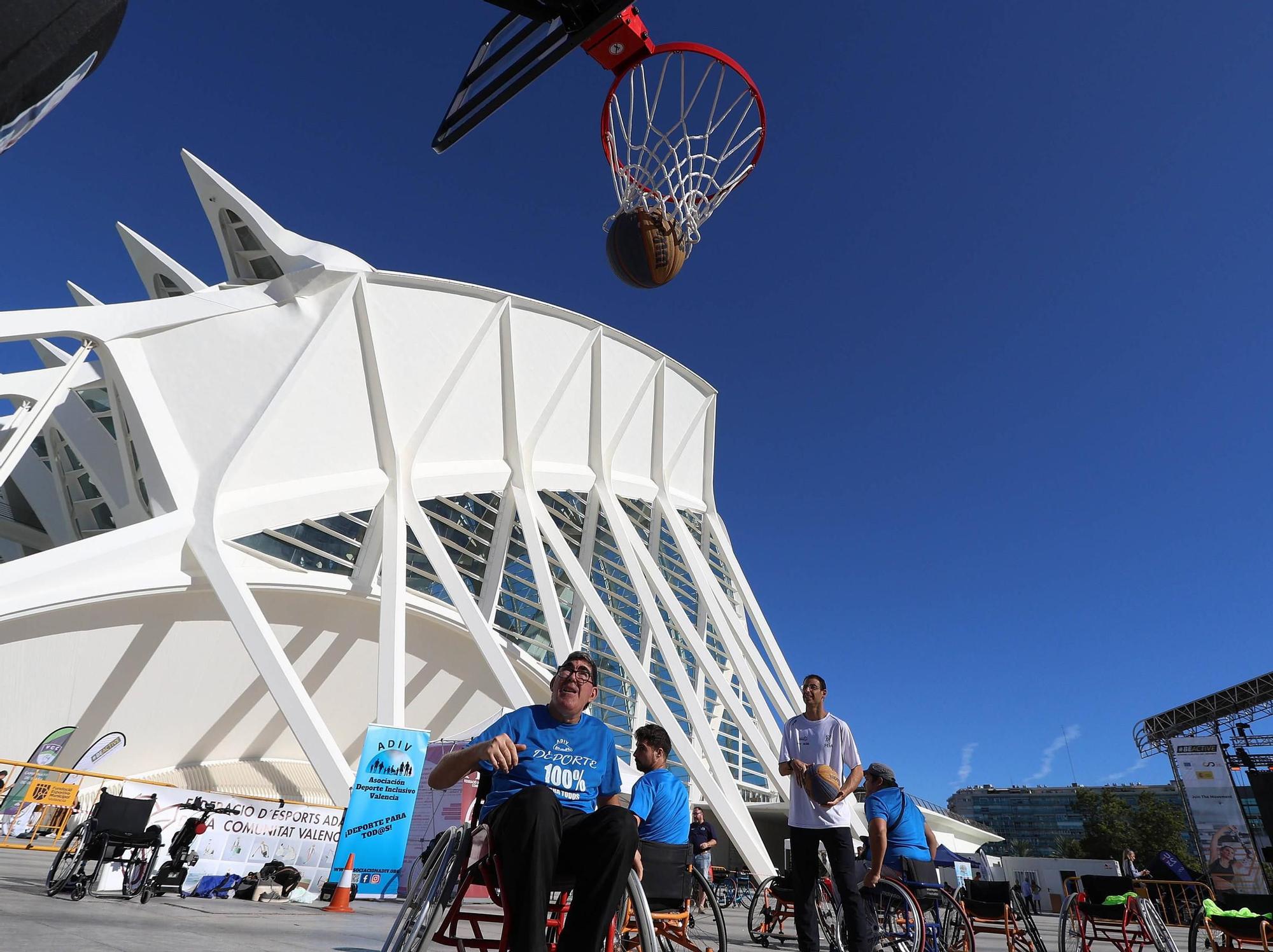 Nationale-Nederlanden Plogging Tour en Valencia que inaugura la Semana Europea del Deporte