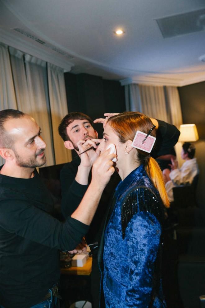 Leticia Dolera maquillándose antes de la gala de los Goya 2018